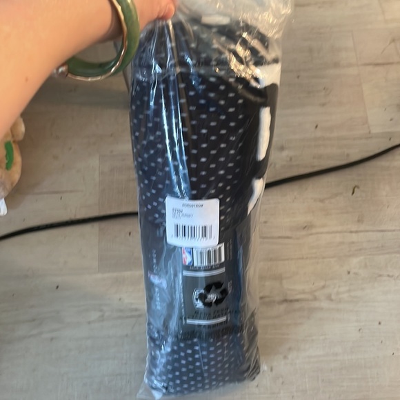 BROOKLYN NETS 💦 SLOWTIDE BEACH TOWEL NWT - Picture 6 of 7